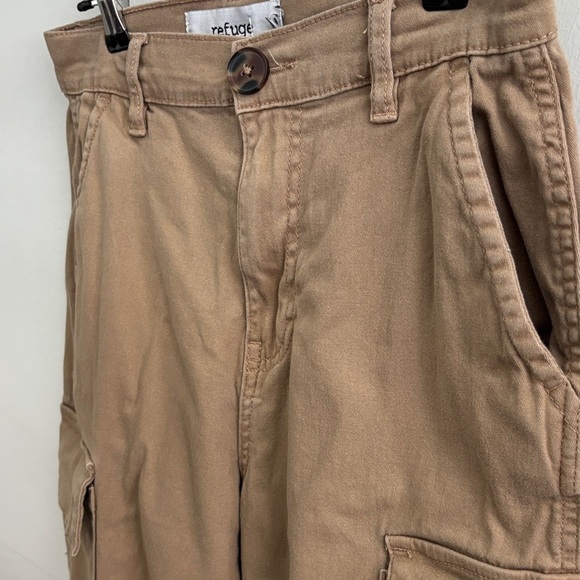Refuge Men's Khaki Cargo Pants - Picture 4 of 7